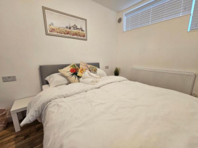 London Aldgate Apartment